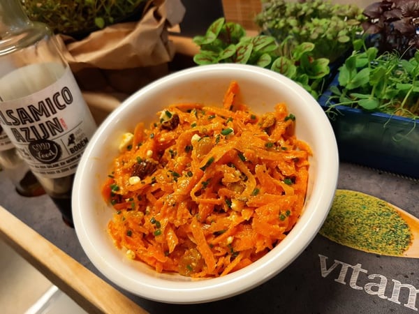 ComponentInzendingen_800_800_q_wortelsalade_saladebar