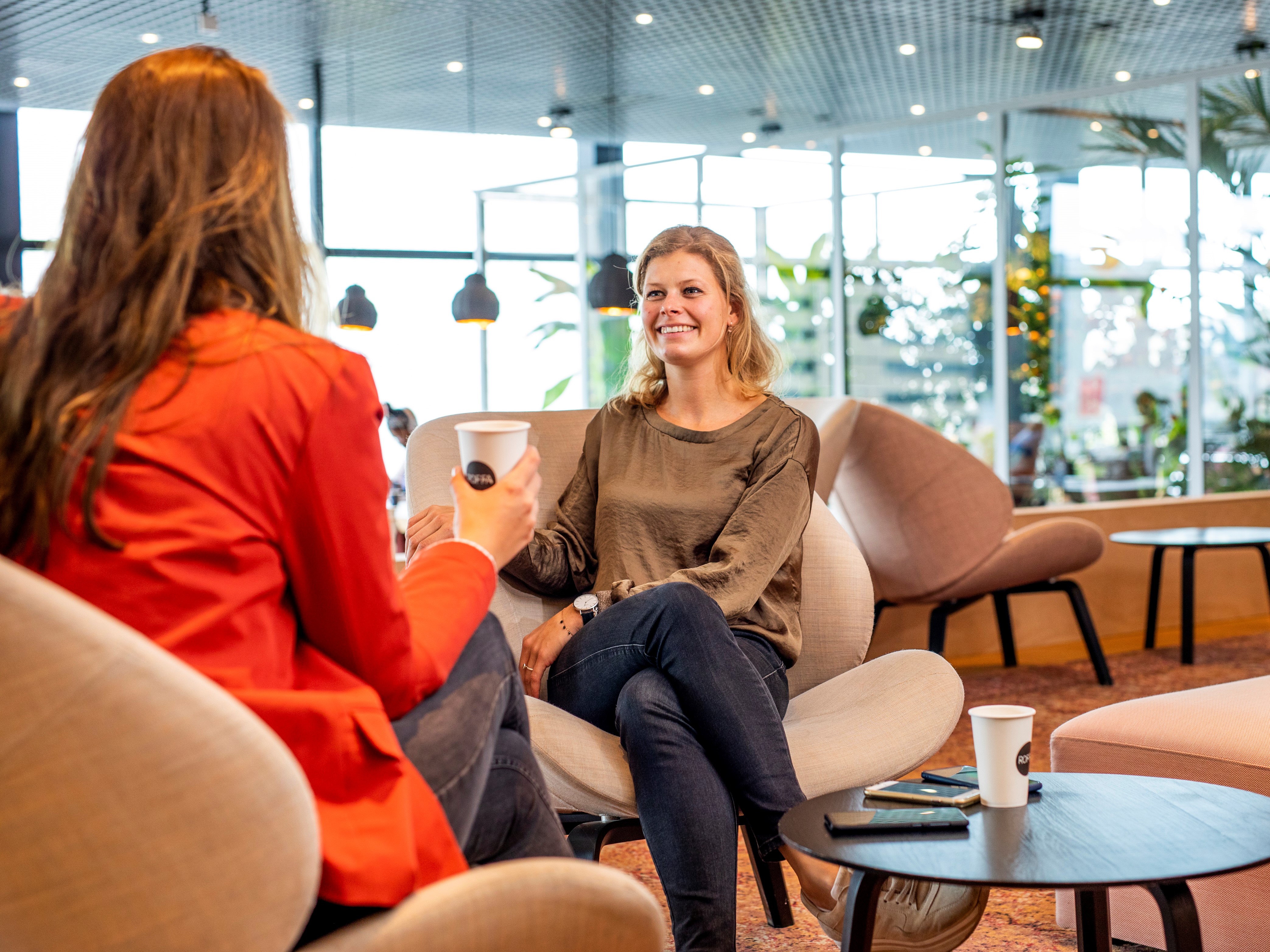 Ontmoeten en verbinden in restaurant